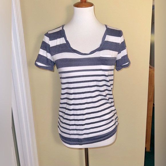 Nollie | Tee - Picture 1 of 5